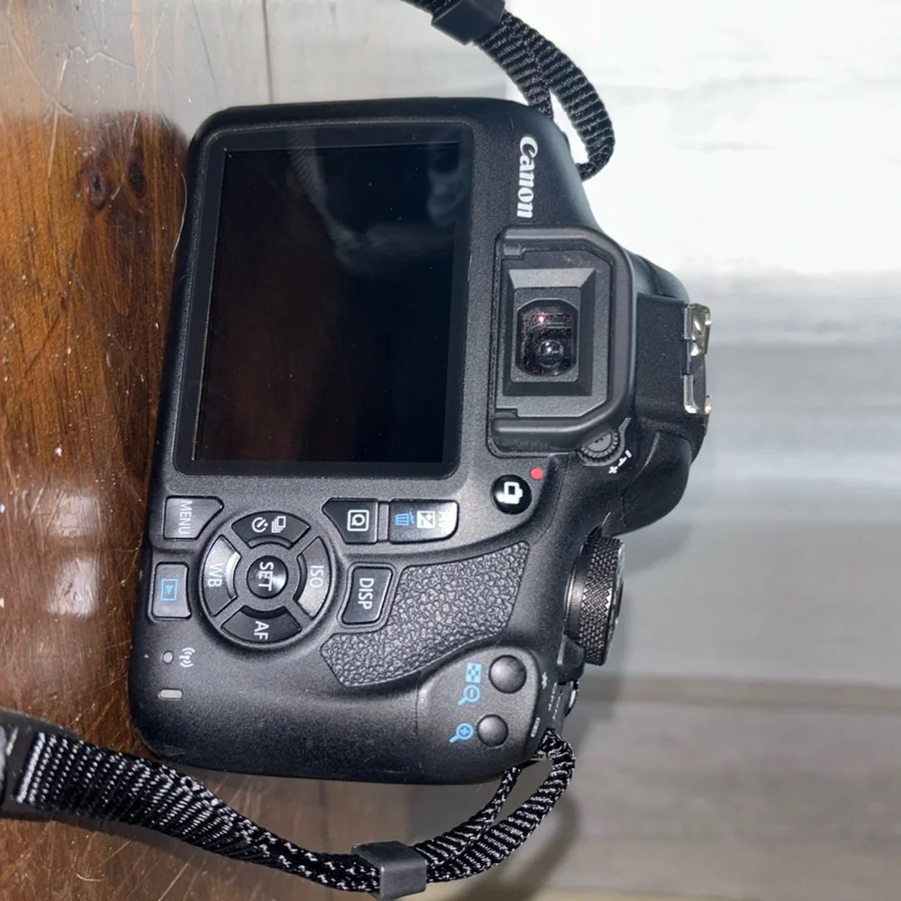 Canon EOS Rebel T7 W/ 50mm lens